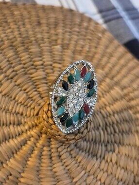 Costume Jewelry Cocktail Ring Size 7.5